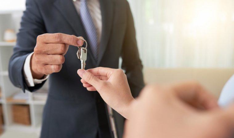 What Question One Must Ask An Estate Agent Before Recruiting Them?