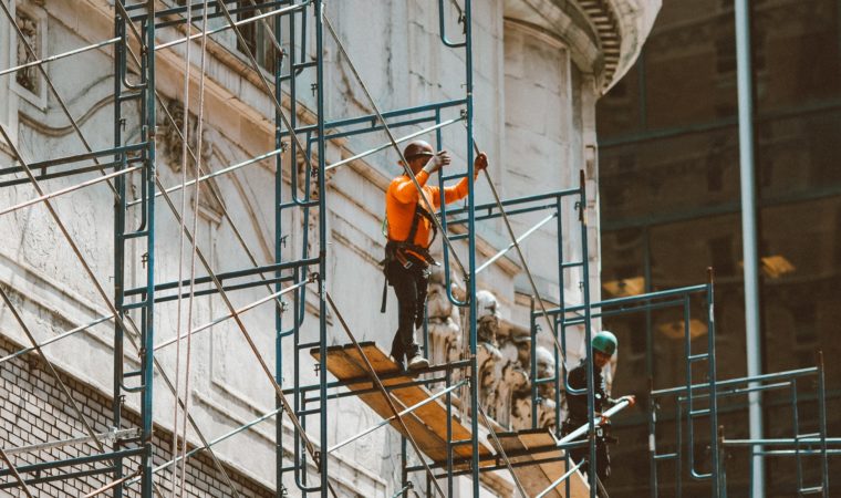 Benefits Of Hiring Scaffolding Rental Service Provider